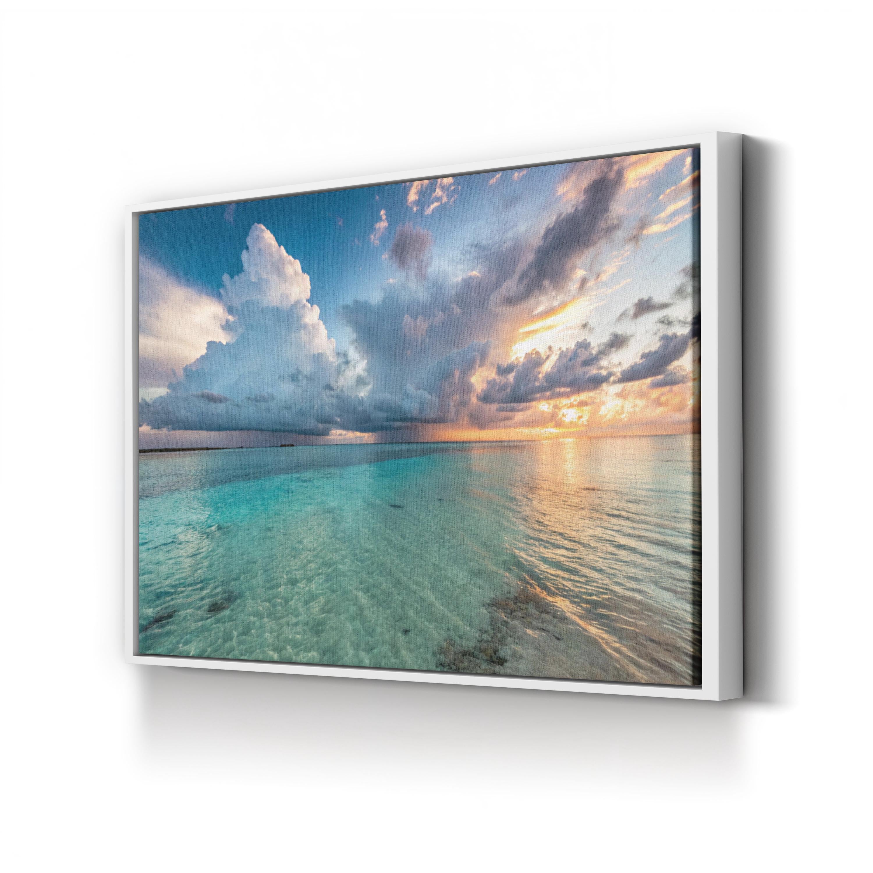 Serene Ocean View in the Caribbean Sea Coastal Seascape Photography
