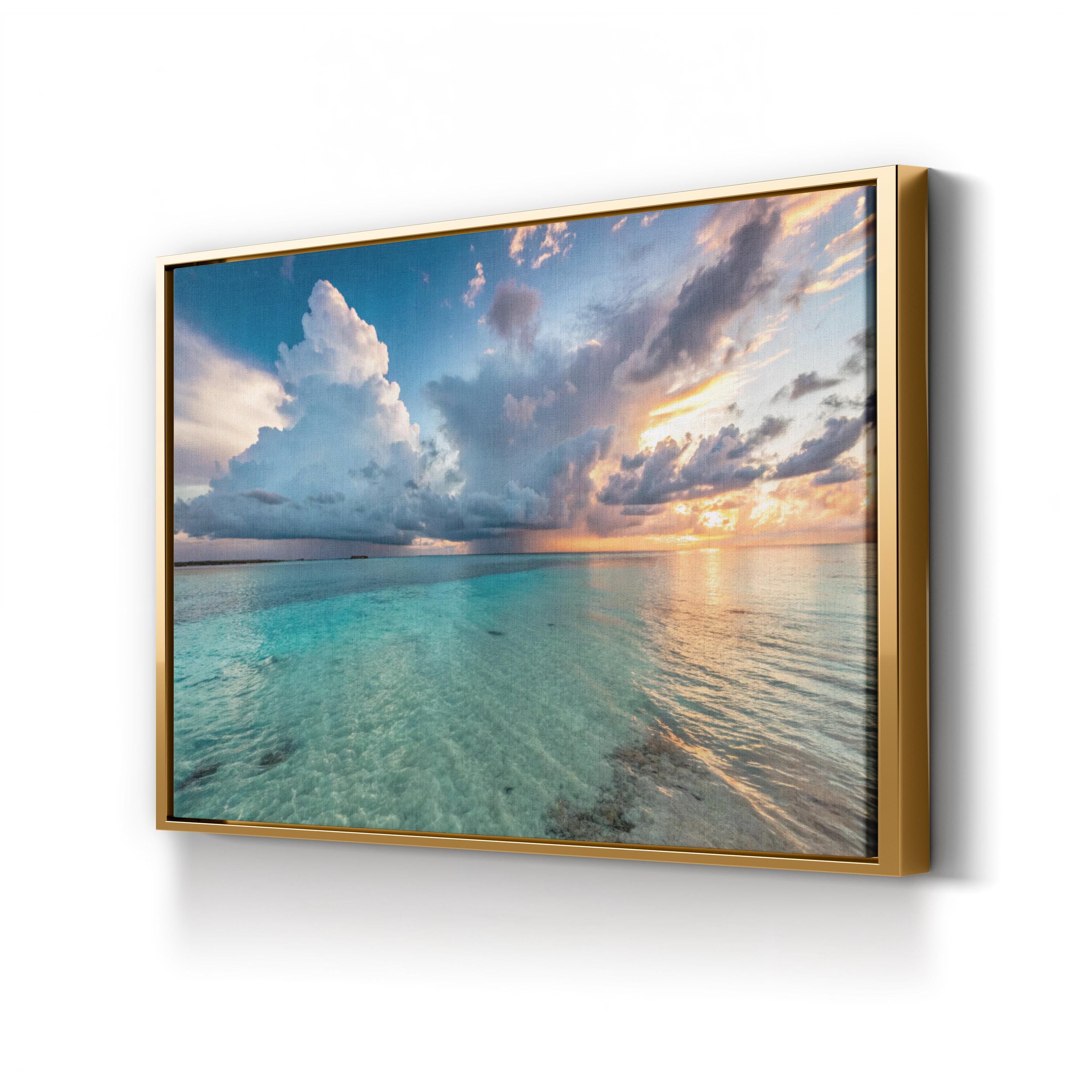 Serene Ocean View in the Caribbean Sea Coastal Seascape Photography